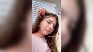 Cutie poop, selfie style