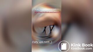 Sexy PAWG poops while hubby rims two