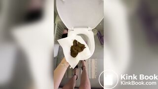 hot bodied masked cutie poops