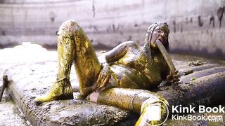 Green Wedding - Lyndra Lynn in cowshit