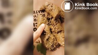 3 cacasà divers endroits