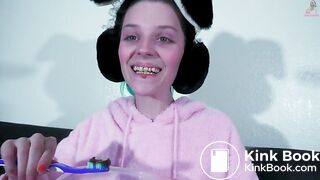 Teen Brushes Her Teeth With  feces