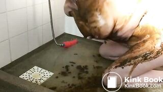 Enema in the shower room Shit smearing !