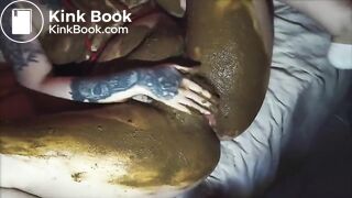 Couple messy scat play