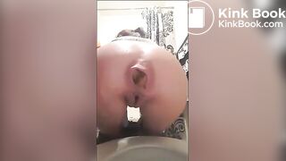 Round booty girl pooping at home