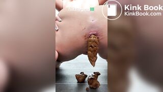 Twisted Princess farts and shit a load
