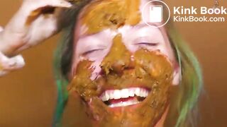 The first time ever i put scat in my hair!