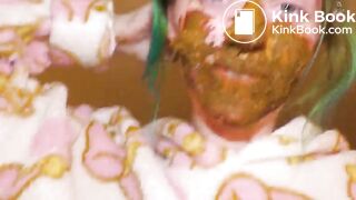 The first time ever i put scat in my hair!