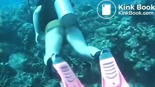 Horny Japanese girl underwater scat and sex