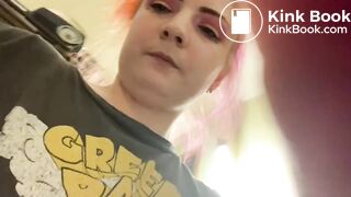 Fat Girl Poops 2 Nuggets