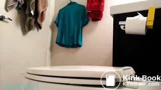 3 Short Clips Of An Awesome Pooper