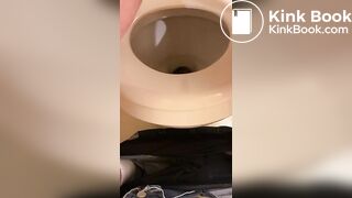 Taking a nice shit!