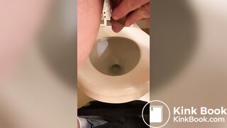 Taking a nice shit!