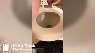 Taking a nice shit!