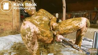 Wicked Betty in the manure channel - sexmachine