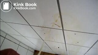 enema gegen die Wand gespritzt