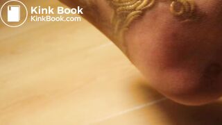 She Kills somes Maggots for more action