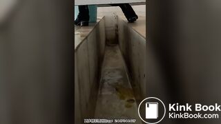 The girl defecated heavily in the toilet 3