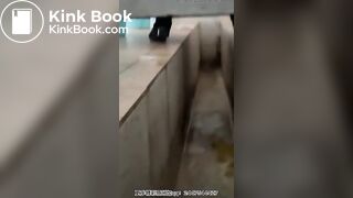 The girl defecated heavily in the toilet 3