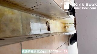 The girl defecated heavily in the toilet 2