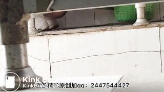 The girl defecated heavily in the toilet 3