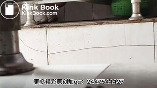 The girl defecated heavily in the toilet 3