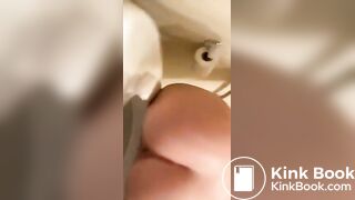 My girlfriend pooping - Scat + Piss + Puke