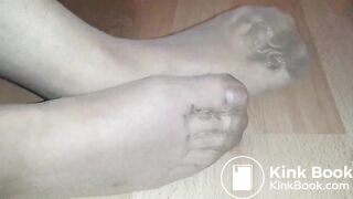 Look the Maggots eating my Toes