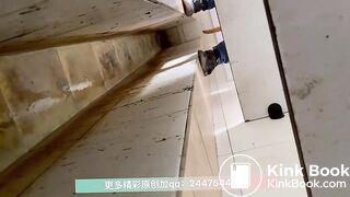 The girl defecated heavily in the toilet 2