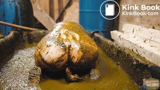 Cleaning ends in a mess - girl falls in to cowshit