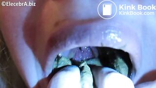 Elecebra Shits On The Floor and Eats It