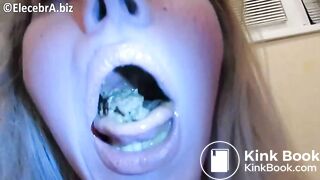 Elecebra Shits On The Floor and Eats It