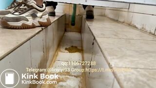 Beautiful girls pee and shit 28