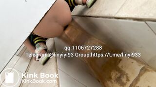 Beautiful girls pee and shit 34