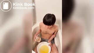 Asian guy's first scat video (Part 1)