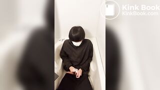 Asian guy's lotion gauze masturbation