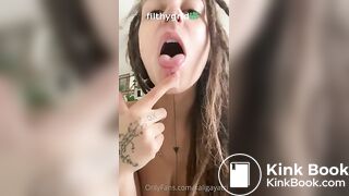 Serving my poop on a plate - Female Scat