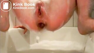 Sexy Teen Pisses and Shits in Tub