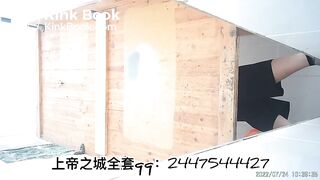The girl excreted a lot in the toilet 002