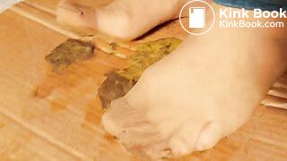 Very  nessy wife wash outside in pantyhose