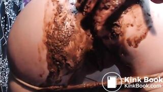 Shitting milf on cam again