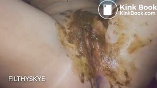Teen Scat slut