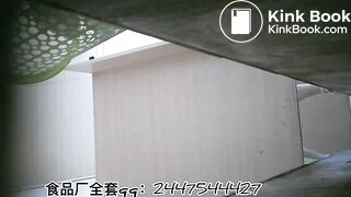 The girl excreted a lot in the toilet 002