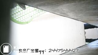 The girl excreted a lot in the toilet 002