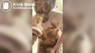 Sucking shitty dildo