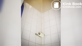 Fat Bear pressing out shit