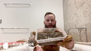 hot bearded dude shits and smears himself in the b