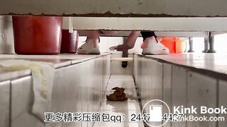 The girl excreted a lot in the toilet 003