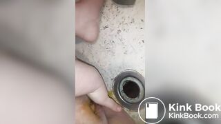 Teen rubs shit in pussy for the first time