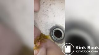 Teen rubs shit in pussy for the first time